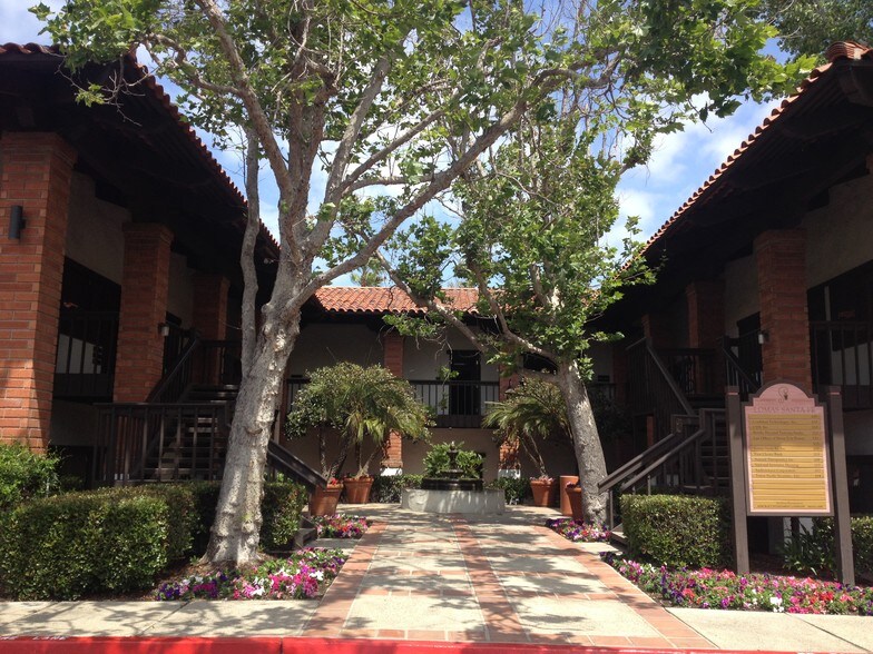 265 Santa Helena, Solana Beach, CA à louer - Photo du bâtiment - Image 3 de 4