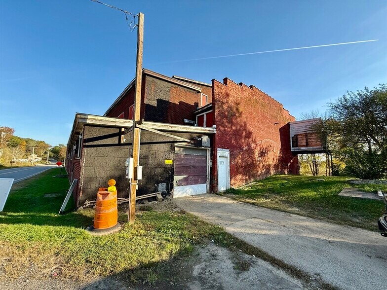 55 Mill St, Brookfield, MA à vendre - Photo du bâtiment - Image 3 de 12