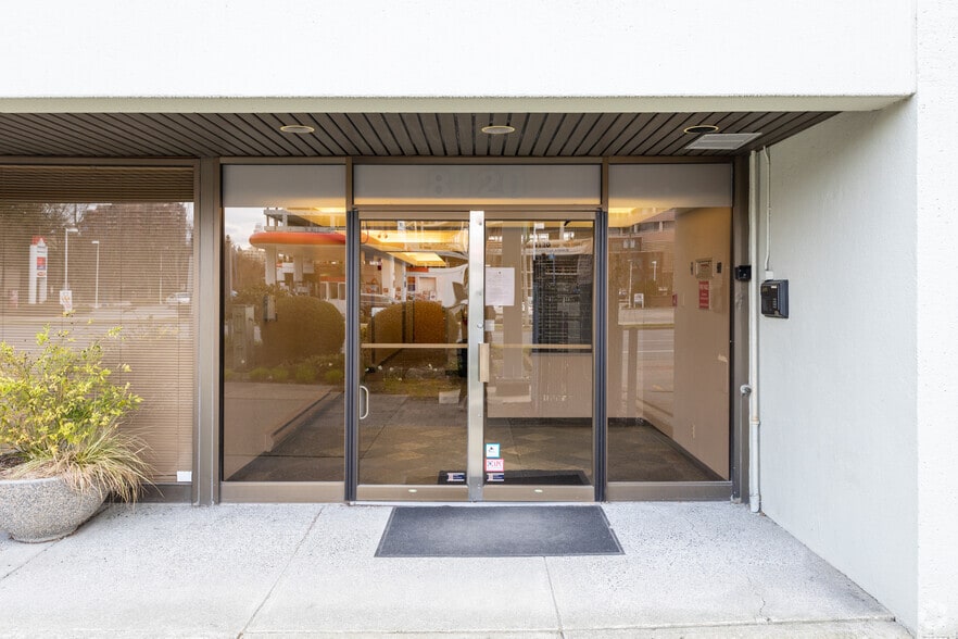 8120 Granville Ave, Richmond, BC for sale - Building Photo - Image 3 of 6