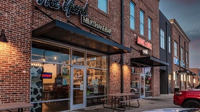 3002 Hardy St, Hattiesburg, MS for lease Interior Photo- Image 2 of 14