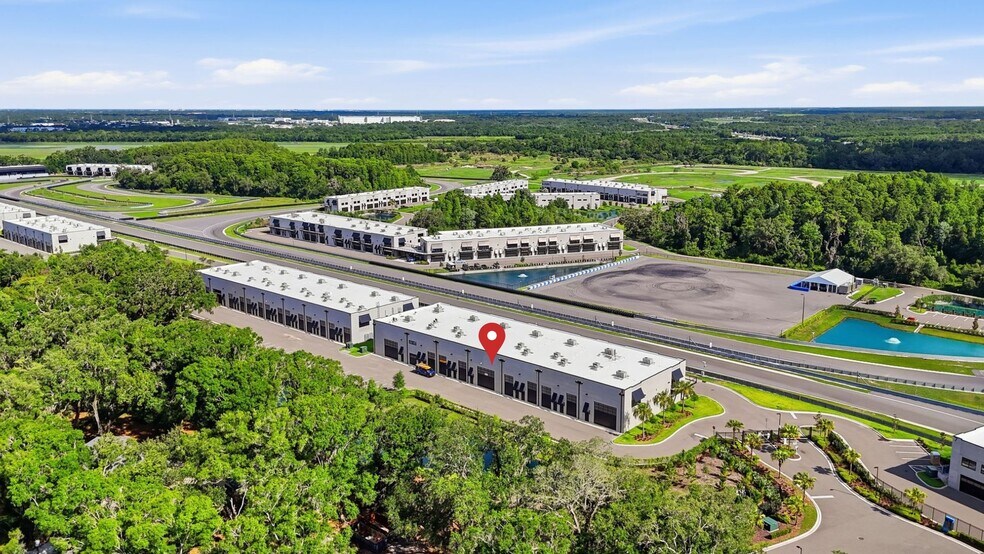 6500 Motor Enclave Way, Tampa, FL à vendre - Photo du bâtiment - Image 3 de 20