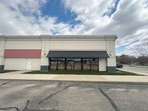 1806-1808 Round Barn Rd, Champaign, IL for lease Building Photo- Image 2 of 6