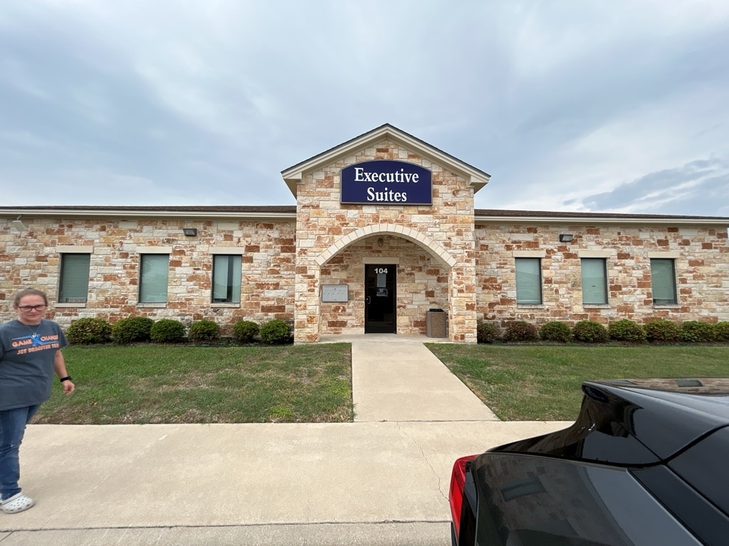 3800 S W S Young Dr, Killeen, TX for lease Primary Photo- Image 1 of 5