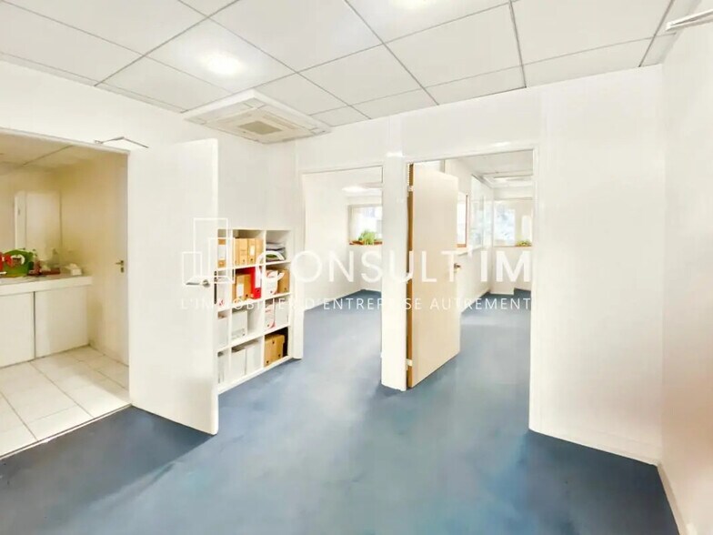 Bureau dans Courbevoie à louer - Photo du bâtiment - Image 2 de 8