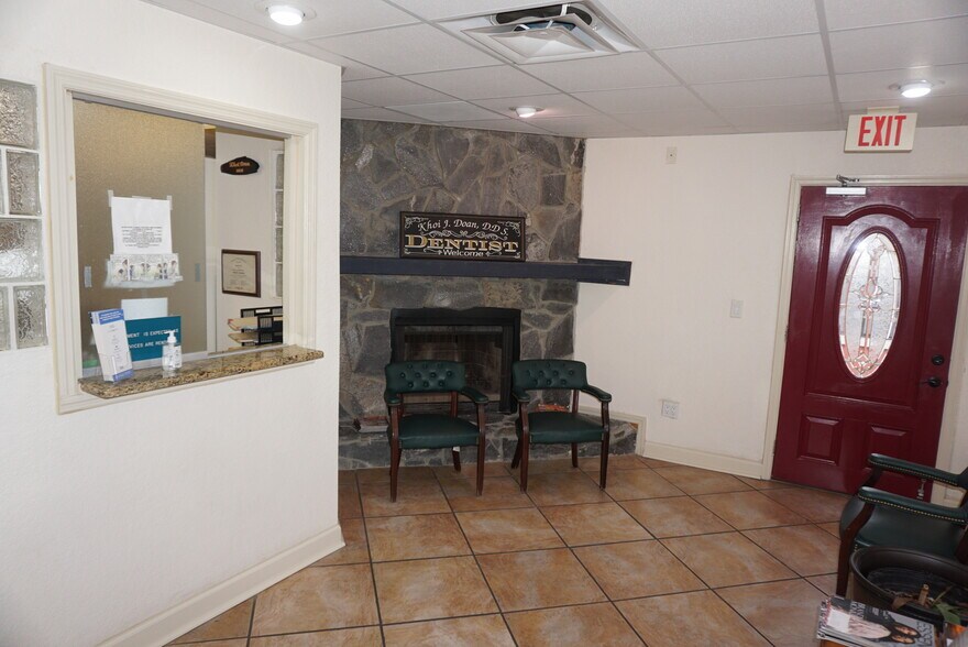 2910 W Waters Ave, Tampa, FL à vendre - Photo du bâtiment - Image 3 de 21