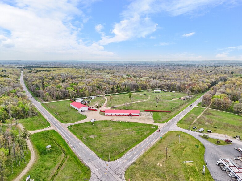 7892 M 37, Wellston, MI à vendre - Photo du bâtiment - Image 2 de 17