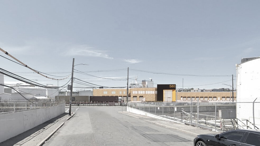 580 Chelsea St, Boston, MA for lease - Building Photo - Image 2 of 3