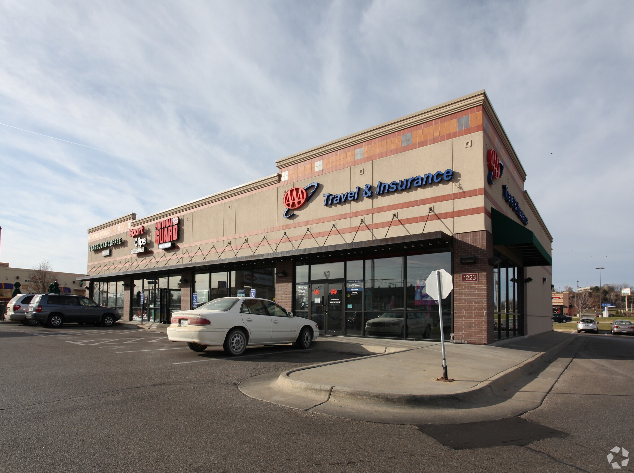 Wanamaker Crossing II portefeuille de 5 propriétés à vendre sur LoopNet.ca Photo principale- Image 1 de 5