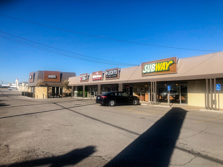 7900 E Harry, Wichita, KS for lease - Building Photo - Image 1 of 3