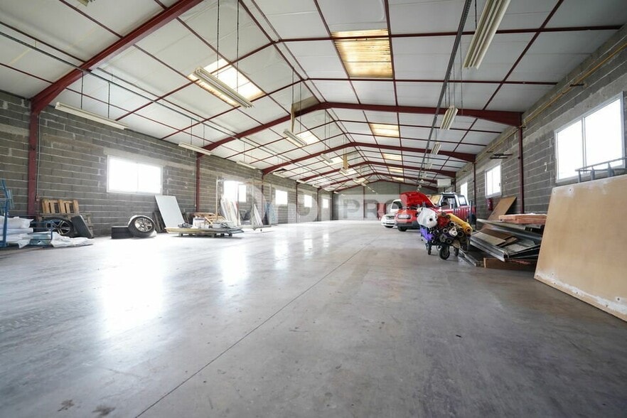 997 Rue De L'Industrie, Saint-André-de-Corcy for lease - Building Photo - Image 2 of 6