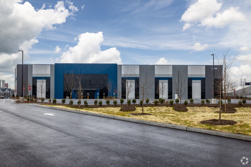 54 Lockwood St, Newark, NJ à louer - Photo du bâtiment - Image 3 de 9