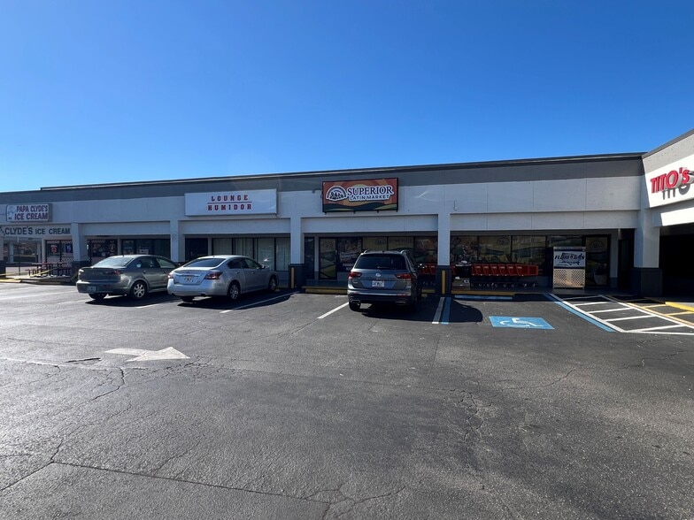 1217-1239 Kass Cir, Spring Hill, FL for lease - Building Photo - Image 2 of 5