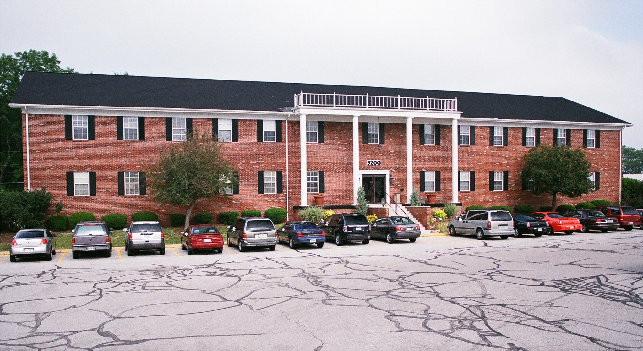 6923-6929 E 10th St, Indianapolis, IN à louer Photo du bâtiment- Image 1 de 5