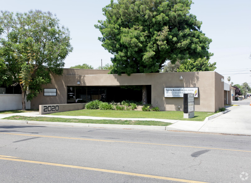 2020 21st St, Bakersfield, CA à louer - Photo principale - Image 1 de 2