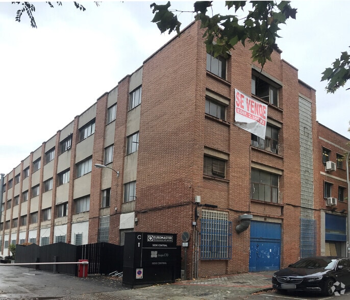 Calle Albarracín, 30, Madrid, Madrid for sale - Building Photo - Image 1 of 2