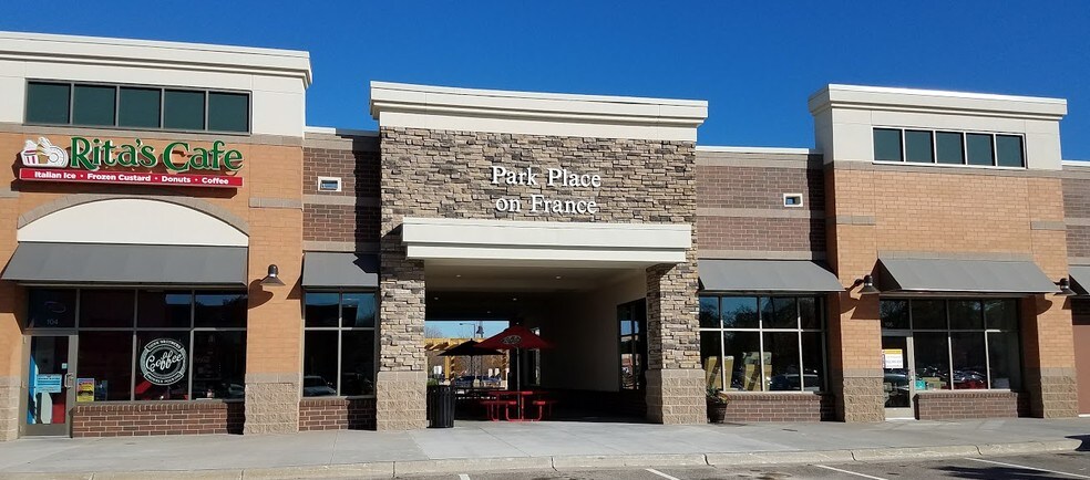 10700-10760 France Ave S, Bloomington, MN à louer - Photo du bâtiment - Image 1 de 10