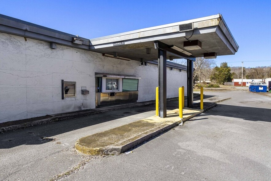 1980 Oak Ridge Tpke, Oak Ridge, TN for sale - Building Photo - Image 3 of 11