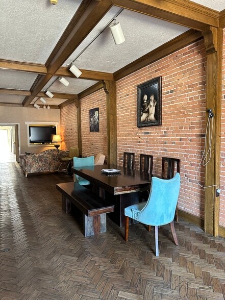 215 N Washington St, Green Bay, WI for sale - Interior Photo - Image 3 of 10