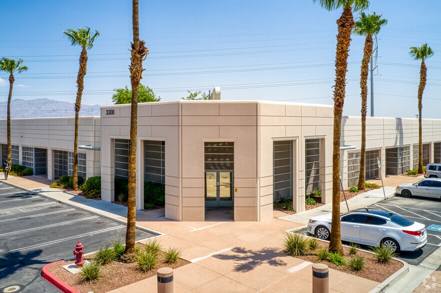 3300 N Cimarron Rd, Las Vegas, NV for sale - Building Photo - Image 1 of 5