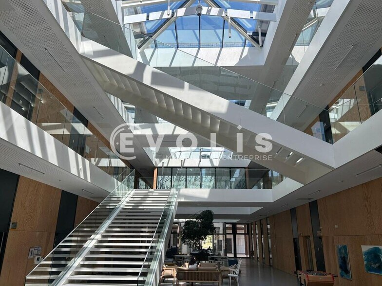 10 Rue Thomas Edison, Pessac à louer - Hall d’entrée - Image 3 de 10