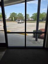 1040 W Sublett Rd, Arlington, TX for lease Interior Photo- Image 2 of 6
