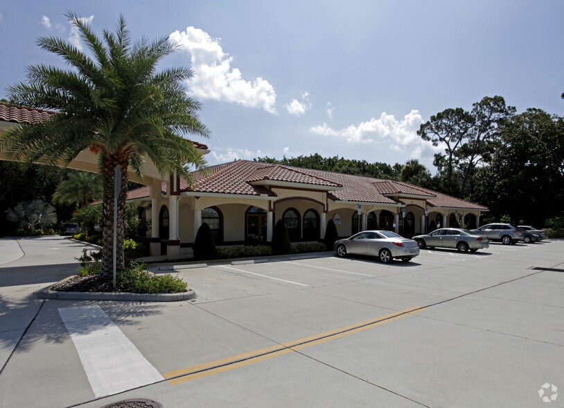 603 N Washington Ave, Titusville, FL à vendre - Photo du bâtiment - Image 2 de 12