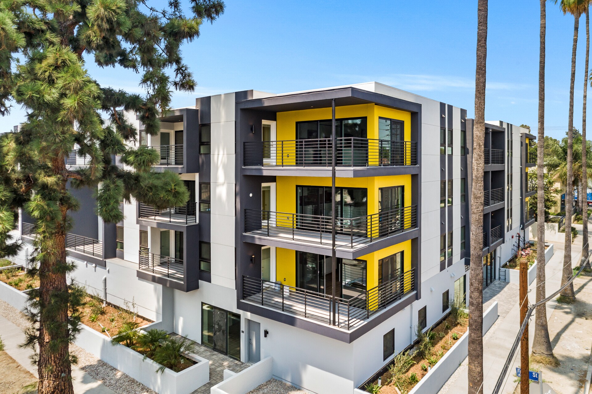 6363 Tyrone Ave, Van Nuys, CA à vendre Photo du bâtiment- Image 1 de 10