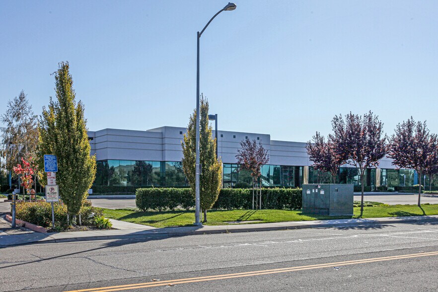 95 E Airway Blvd, Livermore, CA for lease - Primary Photo - Image 1 of 8