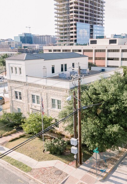 614 E 12th St, Austin, TX à vendre - Photo du bâtiment - Image 3 de 18