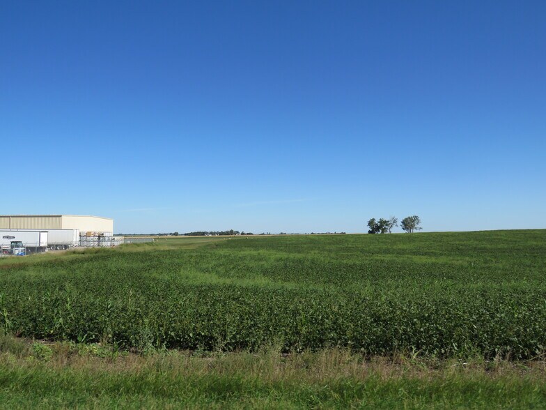 3001 27th St NE, Minot, ND à vendre - Autre - Image 3 de 13