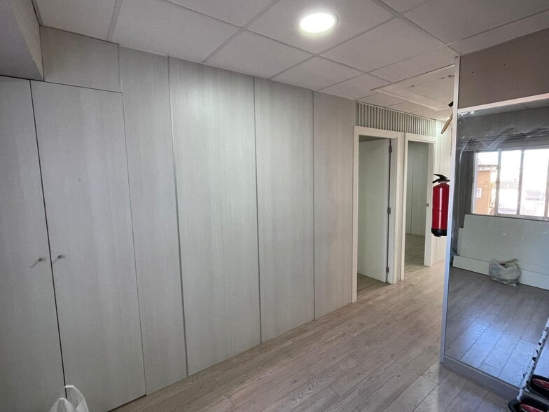 Avenida Virgen de la Montaña, 1, Cáceres, Cáceres for lease - Interior Photo - Image 3 of 9