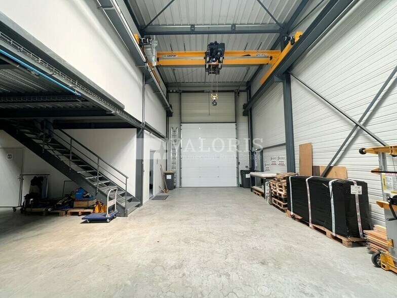 Local d'activités dans Blyes à vendre - Photo du bâtiment - Image 3 de 9