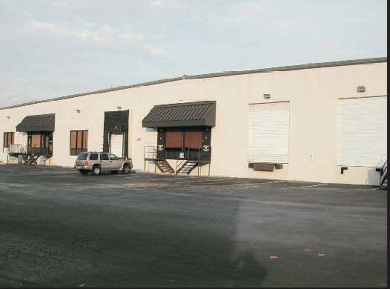 3215 Wellington Ct, Raleigh, NC for lease - Building Photo - Image 3 of 11
