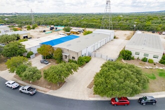 13403 Western Oak Dr, Helotes, TX for lease Interior Photo- Image 2 of 18
