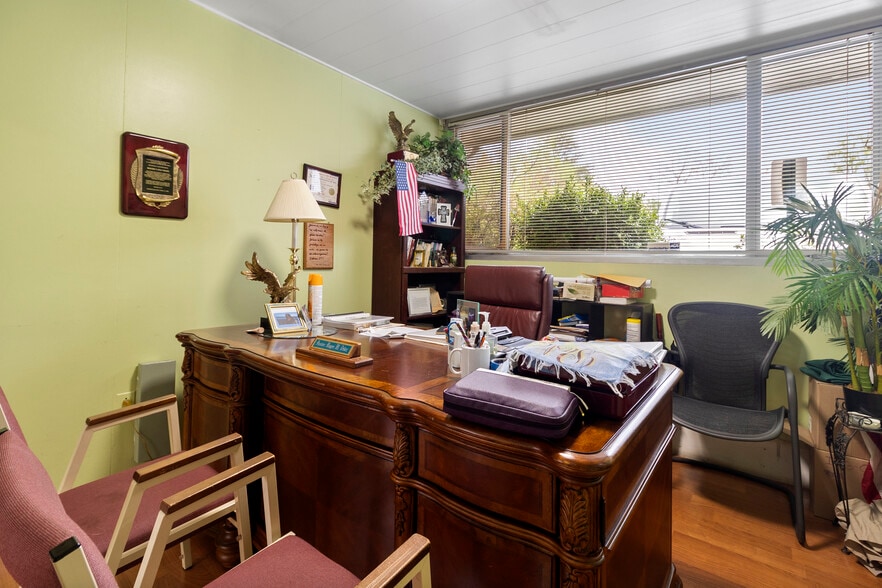 5001 Backlick Rd, Annandale, VA for sale - Interior Photo - Image 2 of 73