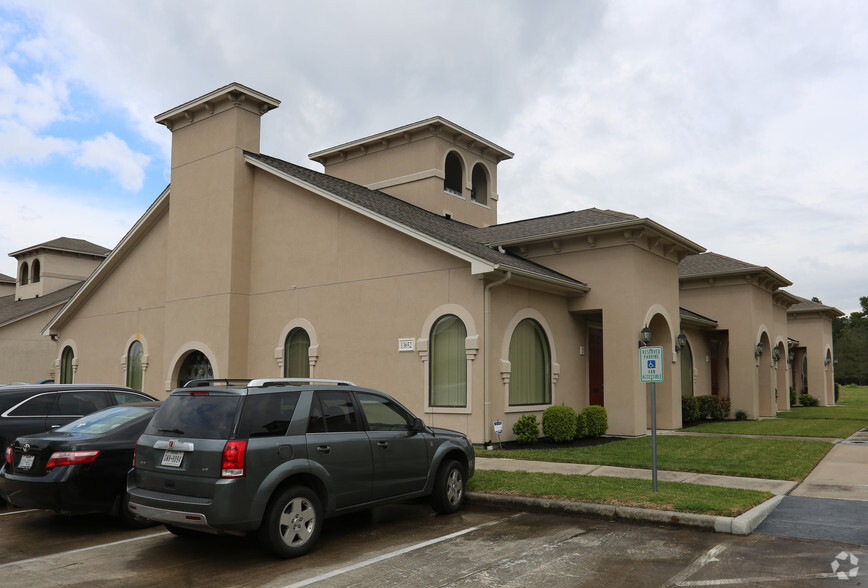 13652 Breton Ridge St, Houston, TX for lease - Building Photo - Image 1 of 3