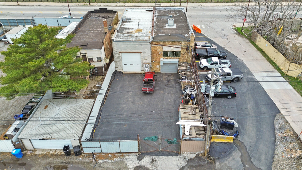 9363 S Ewing Ave, Chicago, IL for sale - Building Photo - Image 3 of 54