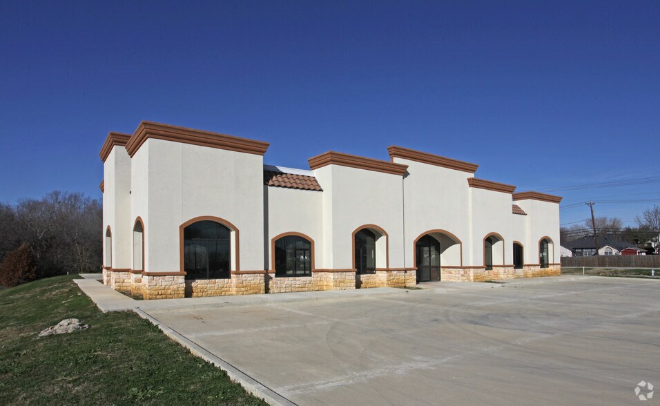 720 W Nathan Lowe Rd, Arlington, TX à vendre - Photo principale - Image 1 de 36