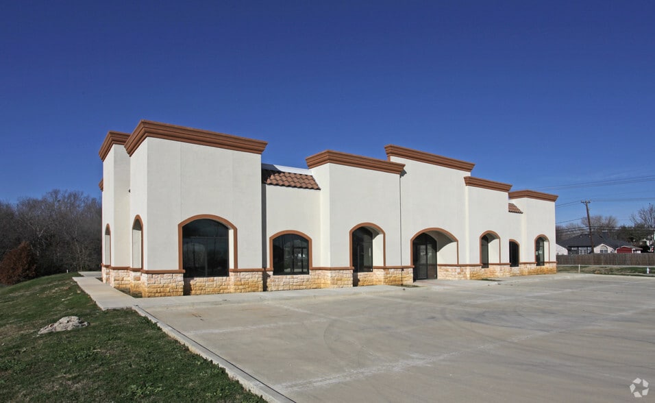 720 W Nathan Lowe Rd, Arlington, TX for sale - Primary Photo - Image 1 of 36