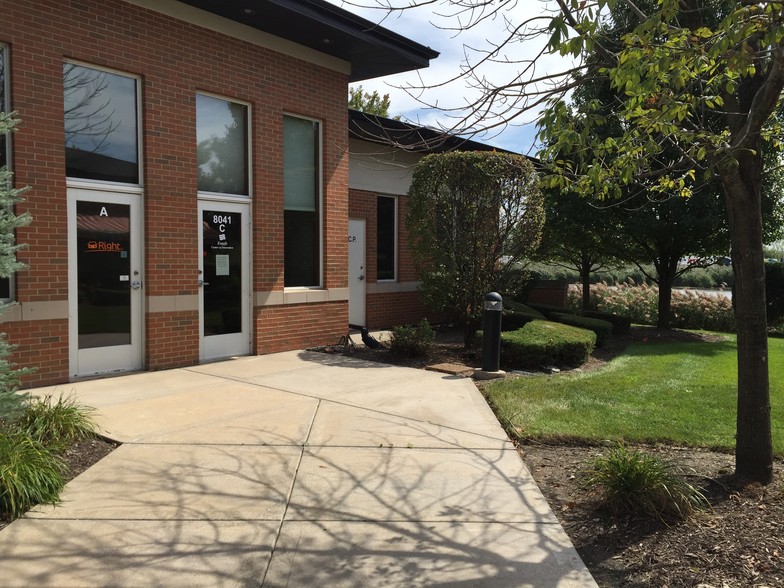 8041 W 186th St, Tinley Park, IL for sale - Building Photo - Image 3 of 16