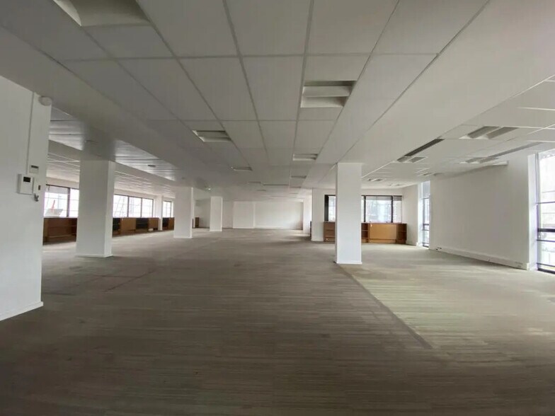 Bureau dans Ivry-sur-Seine à vendre - Photo du bâtiment - Image 3 de 16