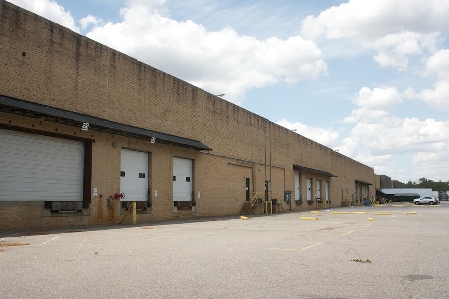 2904 Transport St, Richmond, VA for lease - Building Photo - Image 1 of 2