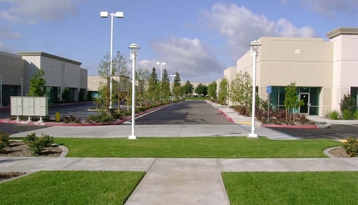 13905 Ramona Ave, Chino, CA à louer - Photo du bâtiment - Image 2 de 12