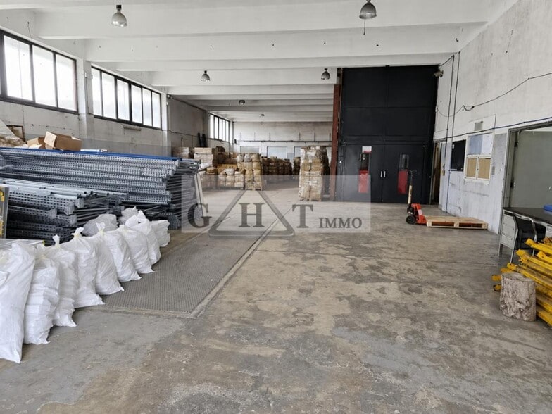 Industrial in Sarcelles for lease - Interior Photo - Image 3 of 8