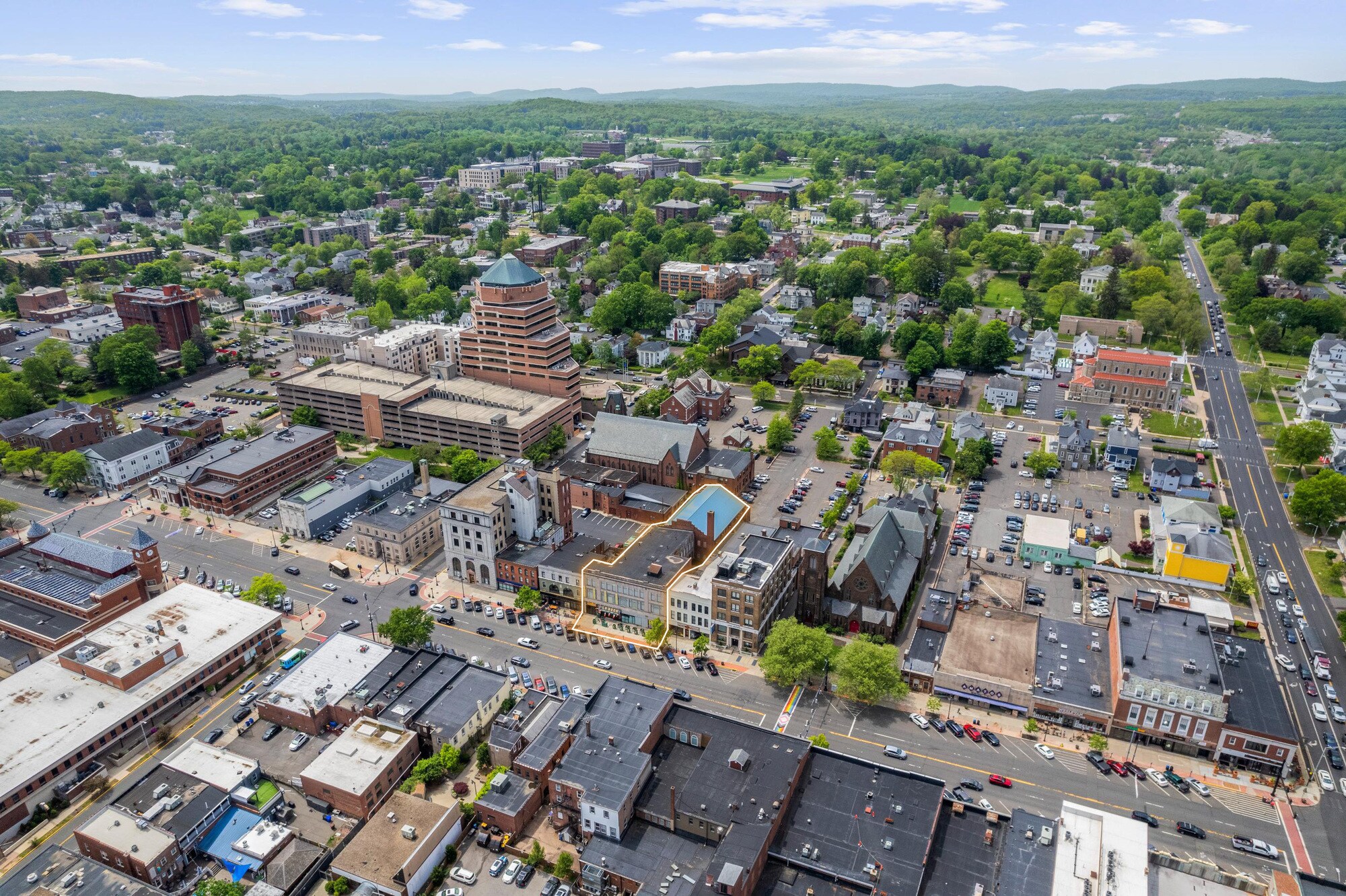 337-349 Main St, Middletown, CT à vendre Photo du bâtiment- Image 1 de 12