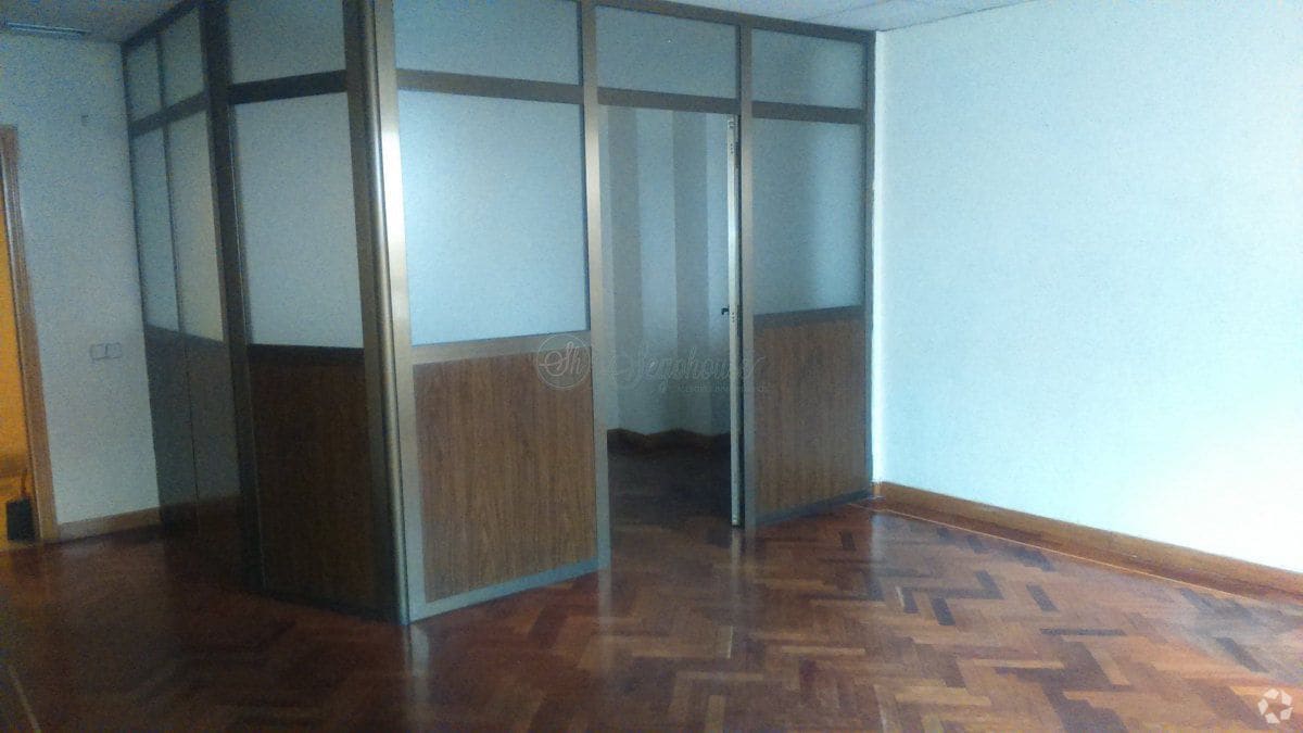 Office in Segovia, Segovia for lease Interior Photo- Image 1 of 2