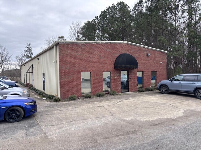 Plus de détails pour 82 Industrial Blvd, Attalla, AL - Bureau à louer