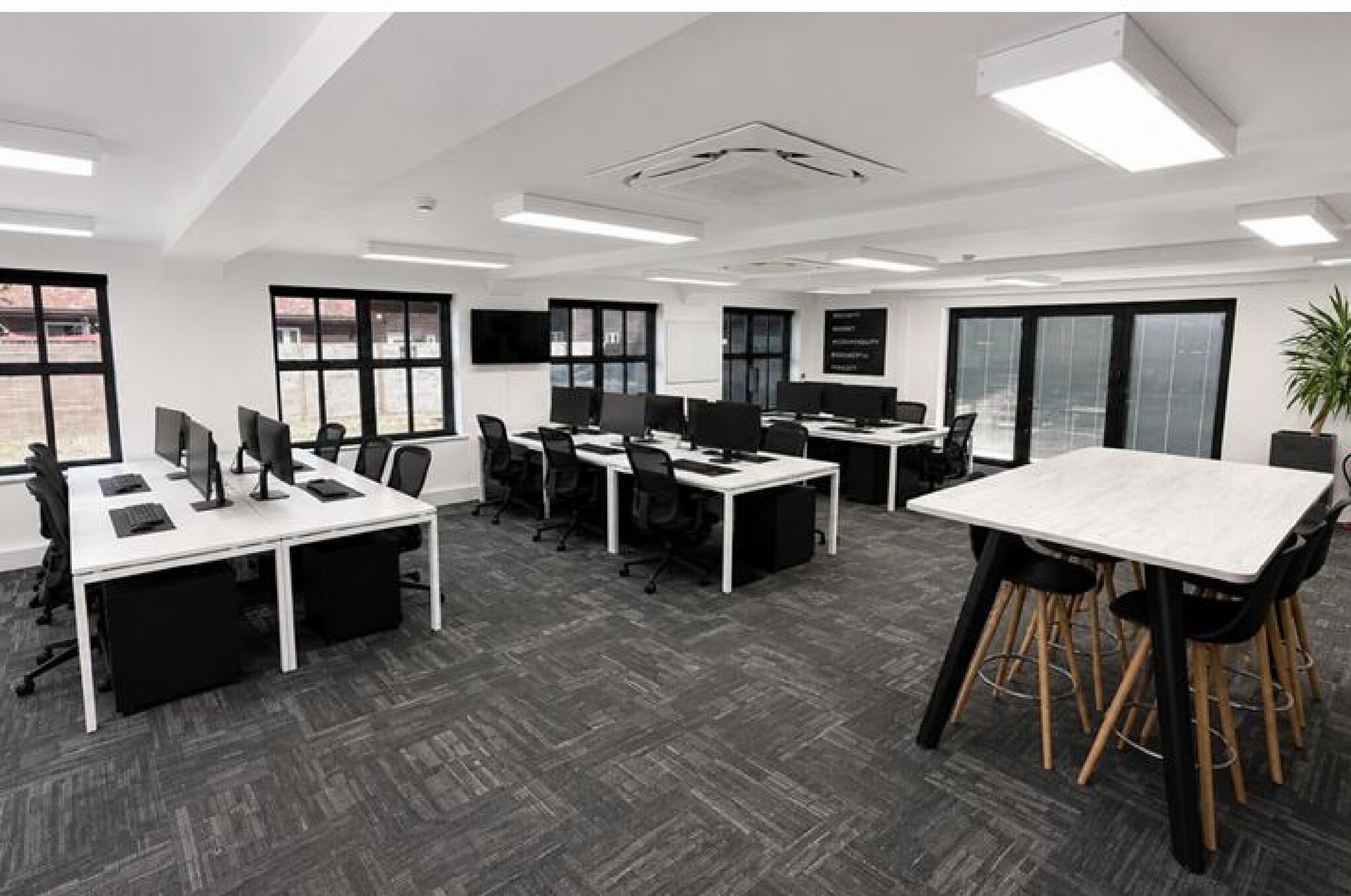 Ridgeway, Welwyn Garden City for lease Interior Photo- Image 1 of 3