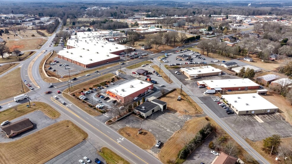 105 Rock Barn Rd NE, Conover, NC for sale - Building Photo - Image 3 of 33