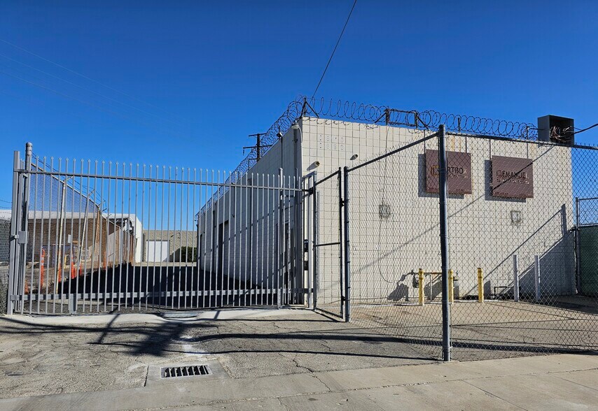 6878-6880 Beck Ave, North Hollywood, CA à louer - Photo du bâtiment - Image 2 de 4